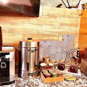 https://eleven-boutique.alltbilisihotels.com
